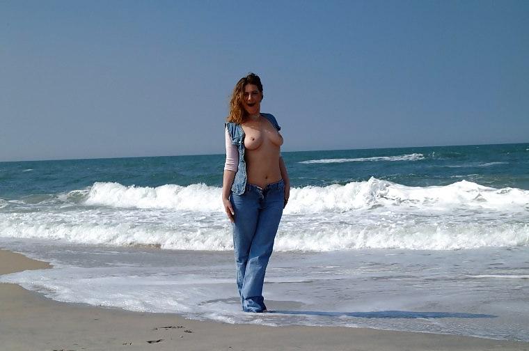 25P Beach Hottie