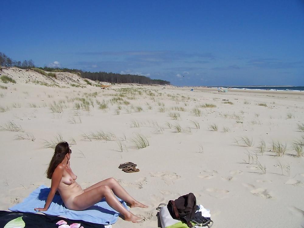 15P Nudist Beach Fun