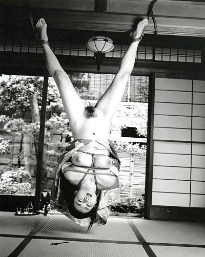 10P Japanese woman bondage 
