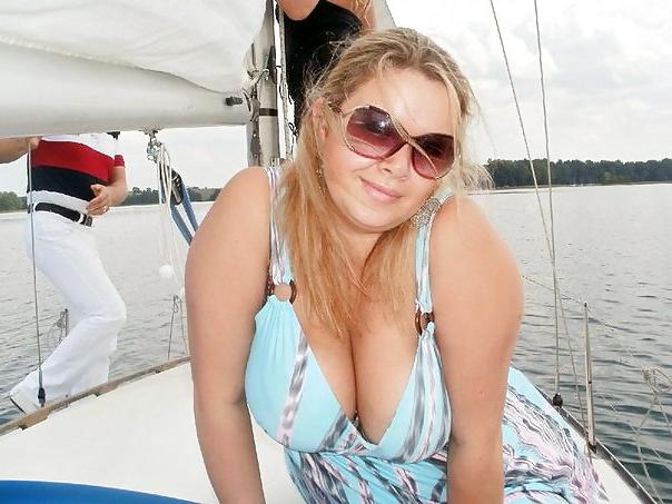 18P Busty Russian Woman 359