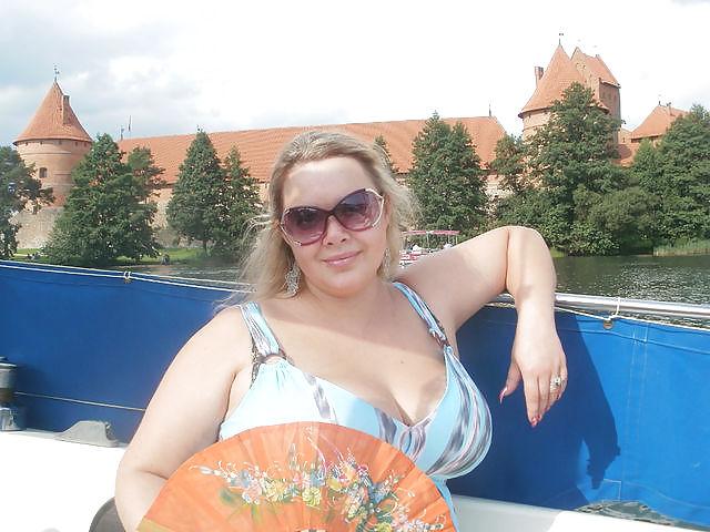 18P Busty Russian Woman 359