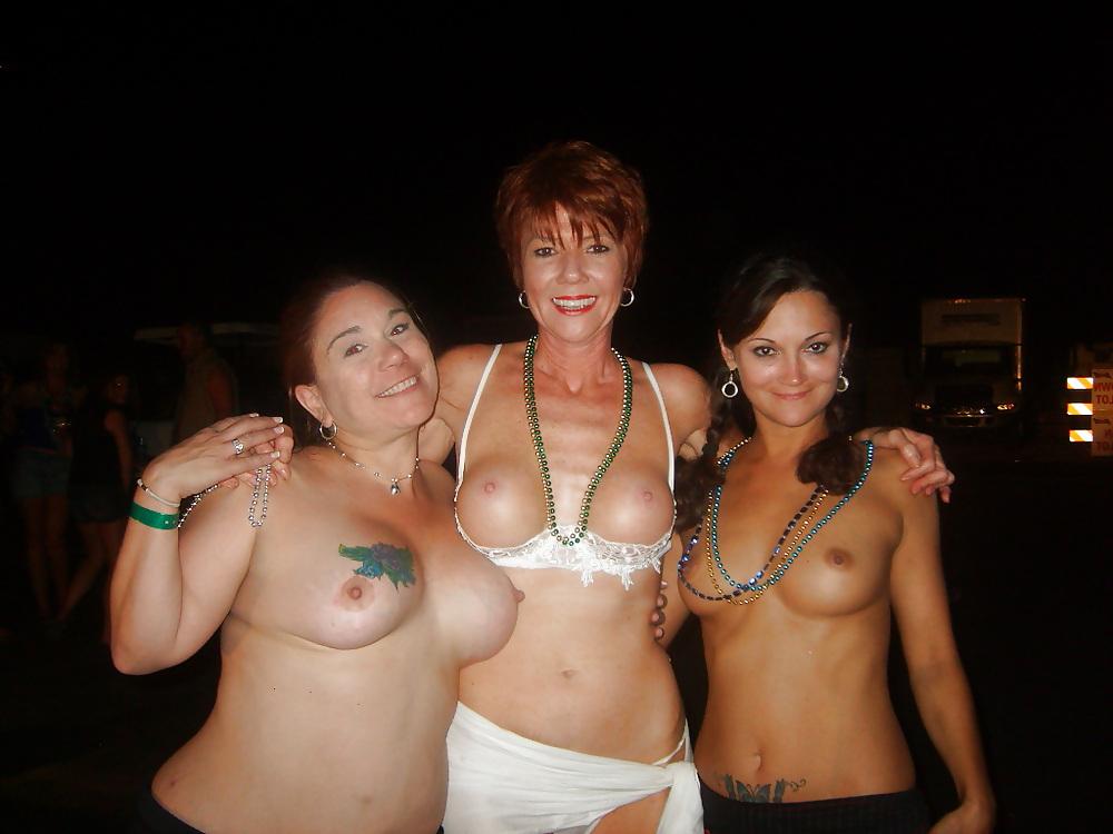 15P Flashing Females 20