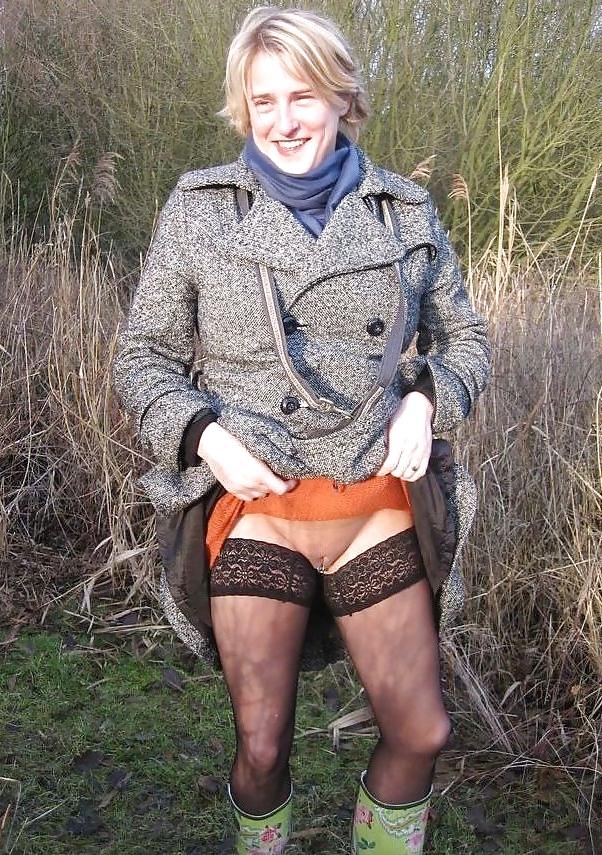 25P Milf Nudists #8 BoB - Flasher Special