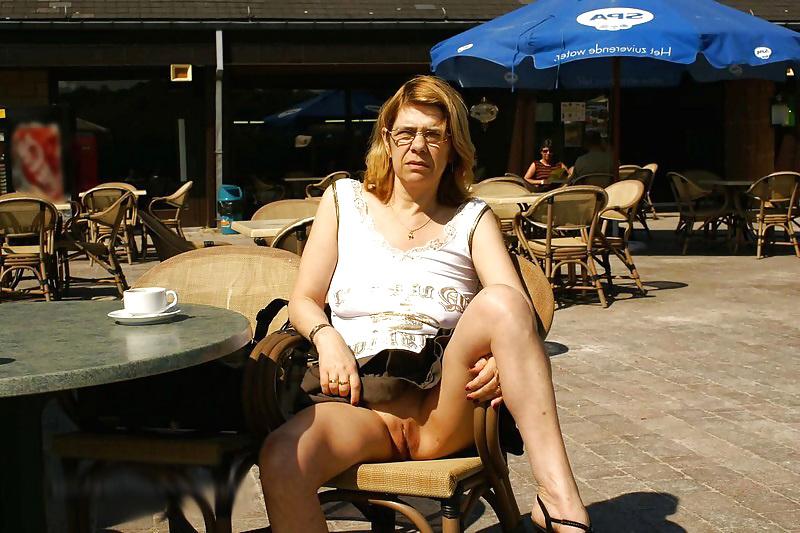 25P Milf Nudists #8 BoB - Flasher Special