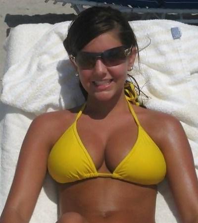 16P Beach babes - non porn