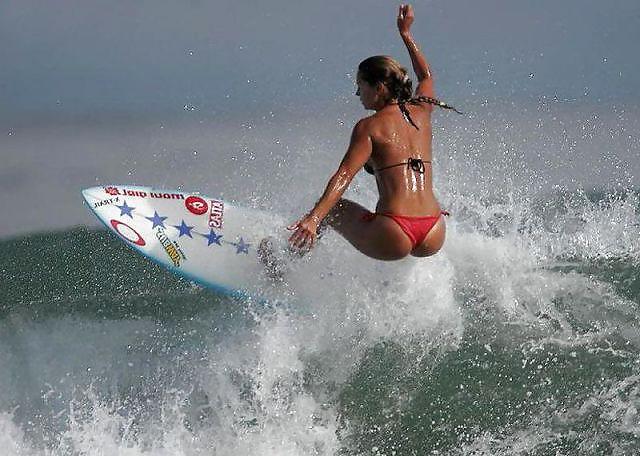 16P Beach babes - non porn