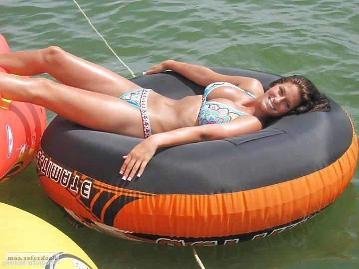 16P Beach babes - non porn