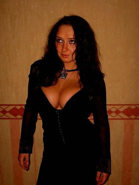 24P Busty Russian Woman 279