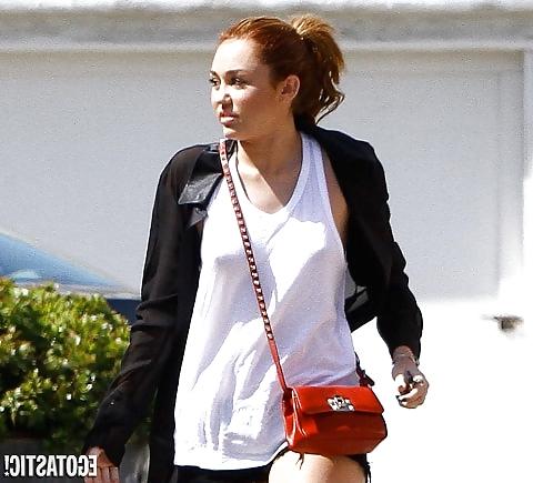 24P Miley Cyrus ALL FLASH pics REAL