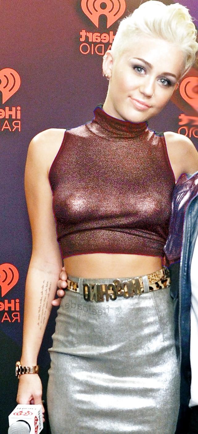 24P Miley Cyrus ALL FLASH pics REAL