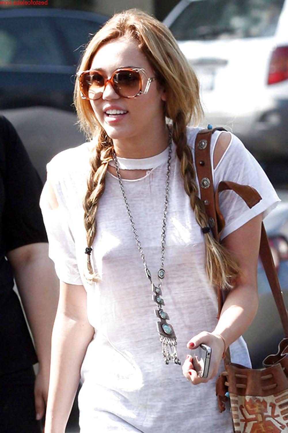 24P Miley Cyrus ALL FLASH pics REAL