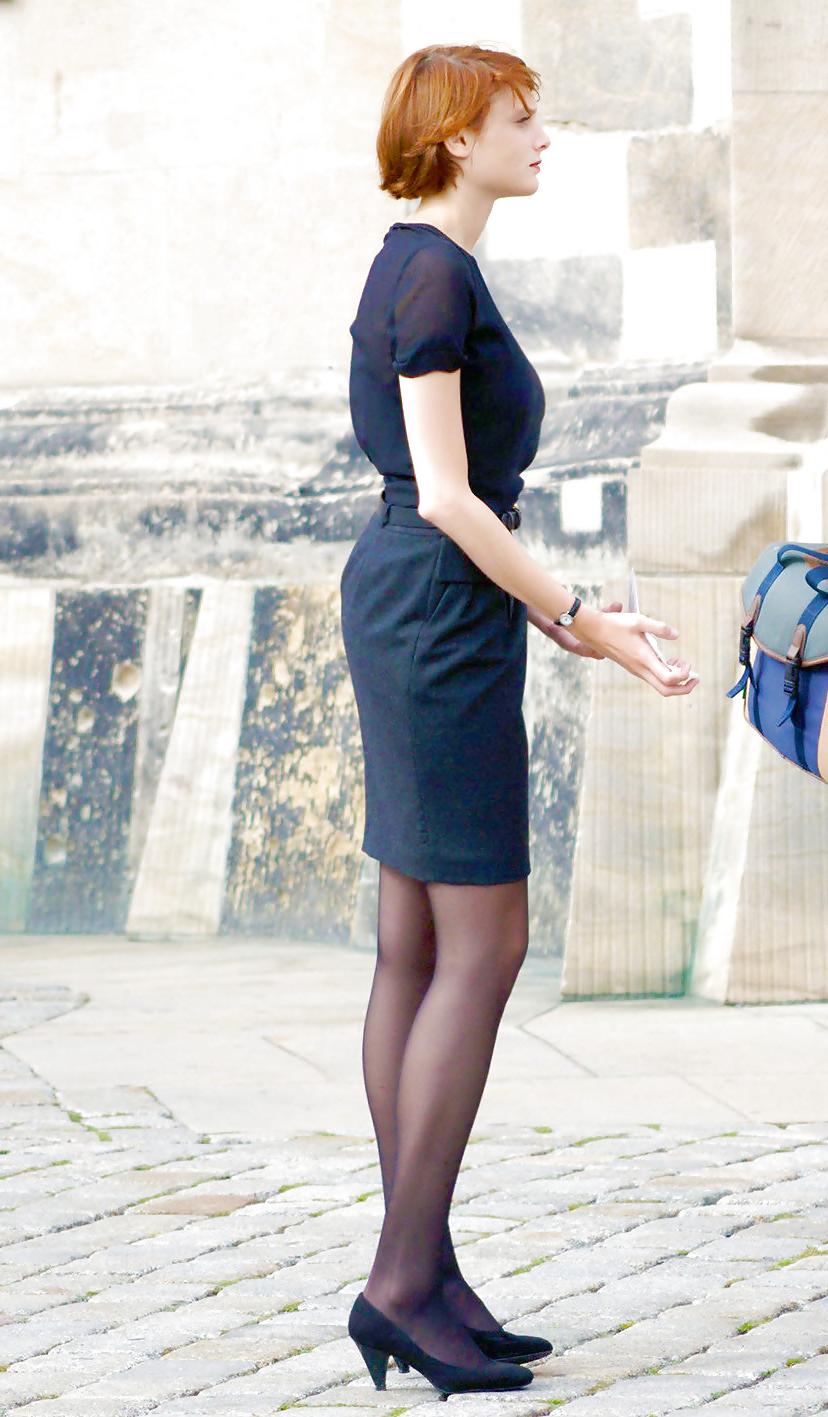 14P In The Streets 097 - Red & Black Business Ladies