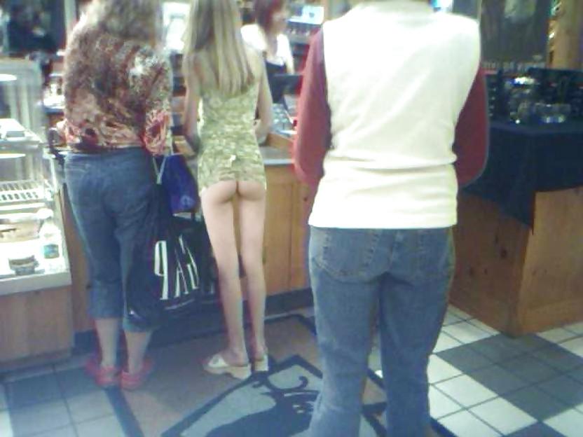 18P Kinky Public Flashing