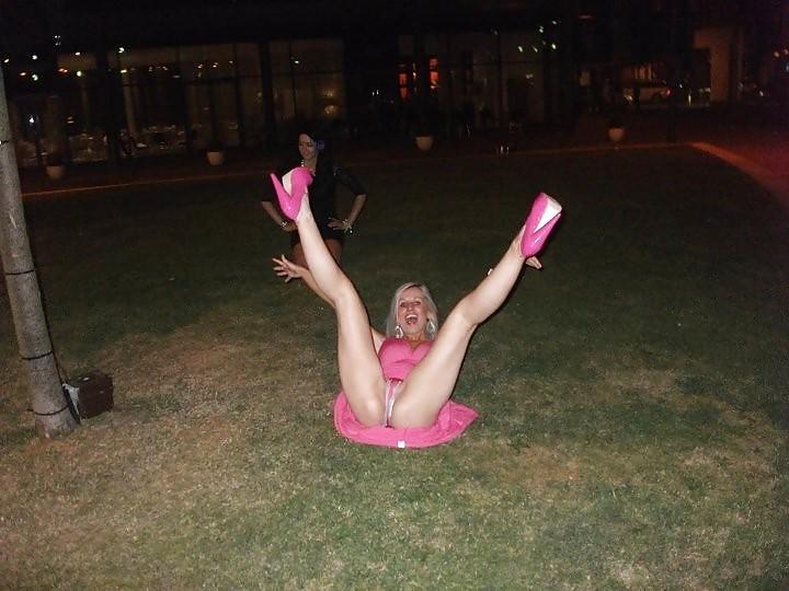 18P Kinky Public Flashing