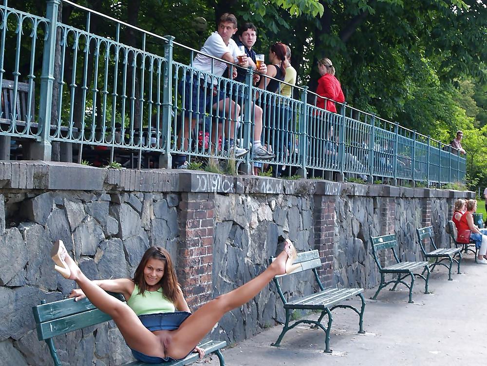 18P Kinky Public Flashing