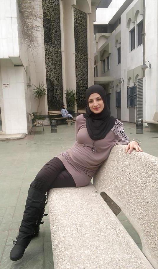 8P Arab turkish woman 32