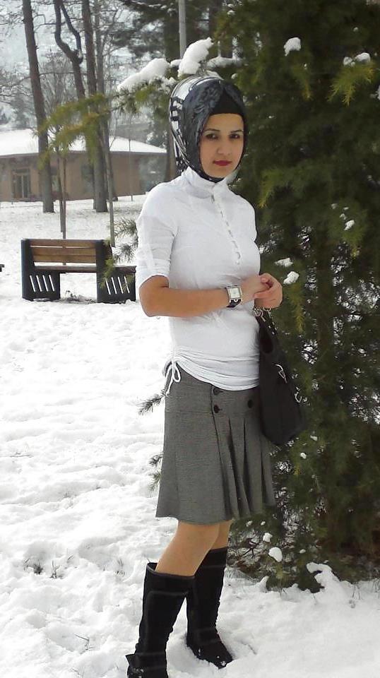 8P Arab turkish woman 32