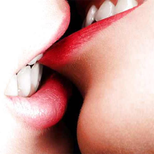 9P Lesbian kiss from tata tota lesbian blog