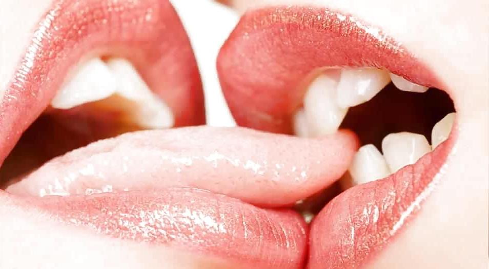 9P Lesbian kiss from tata tota lesbian blog