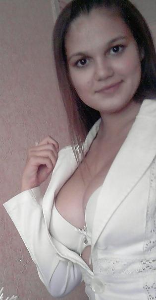 15P Busty Russian Woman 390