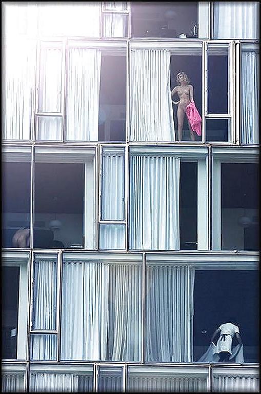 25P Beautiful Public Flashing 5 by Voyeur TROC