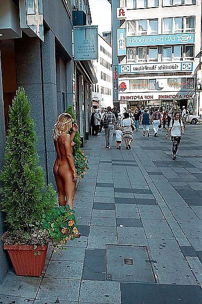 25P Beautiful Public Flashing 5 by Voyeur TROC