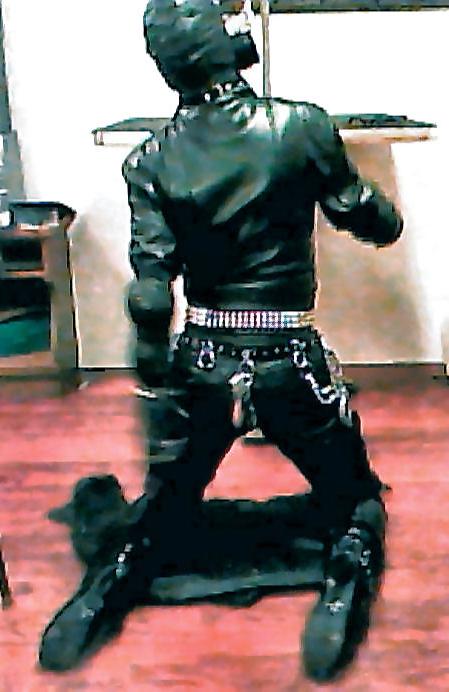 10P Leather Jerkoff Session 4