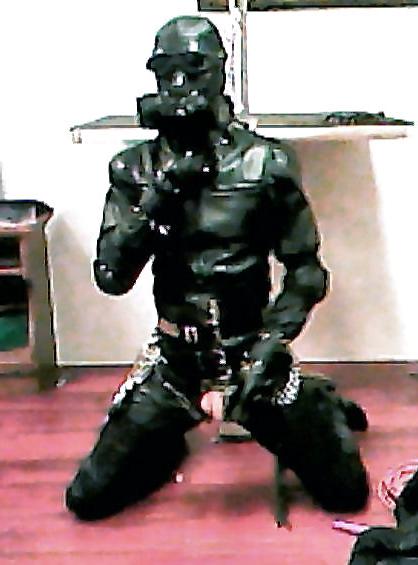 10P Leather Jerkoff Session 4