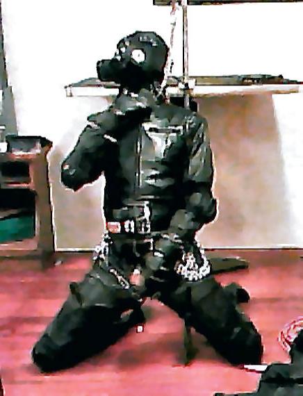10P Leather Jerkoff Session 4