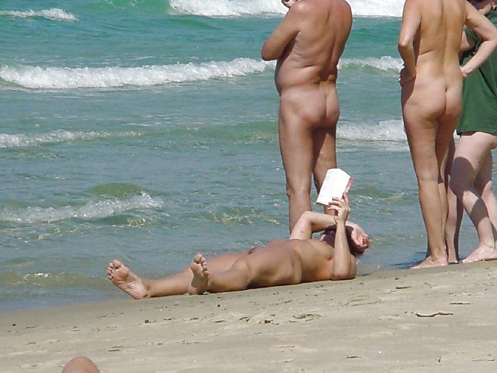 25P Older Beach Nudists