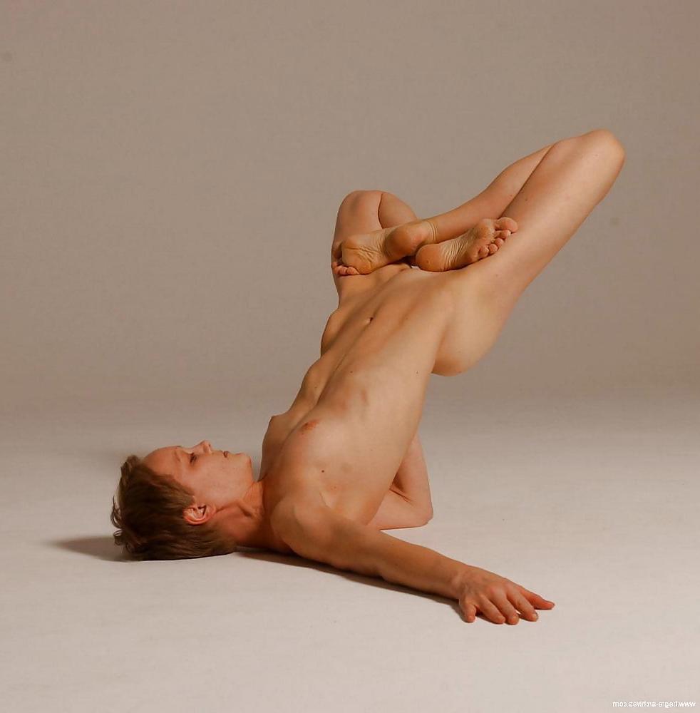12P THE YOGA WORK OUT