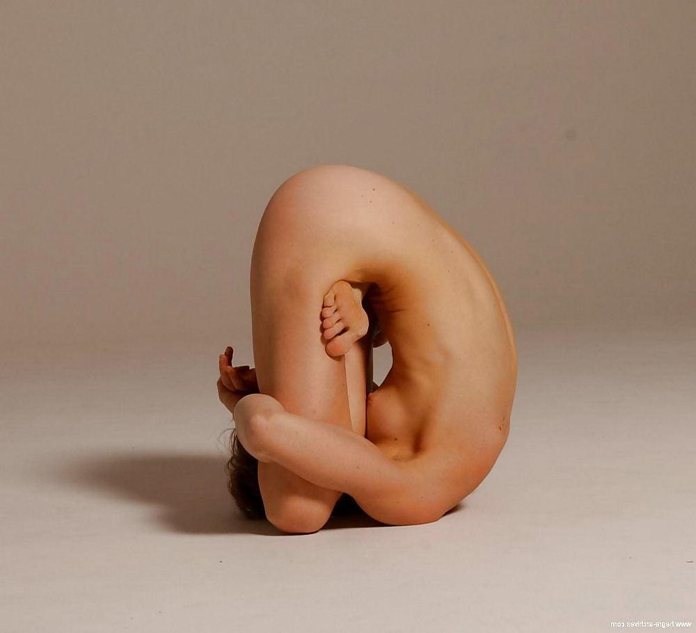 12P THE YOGA WORK OUT