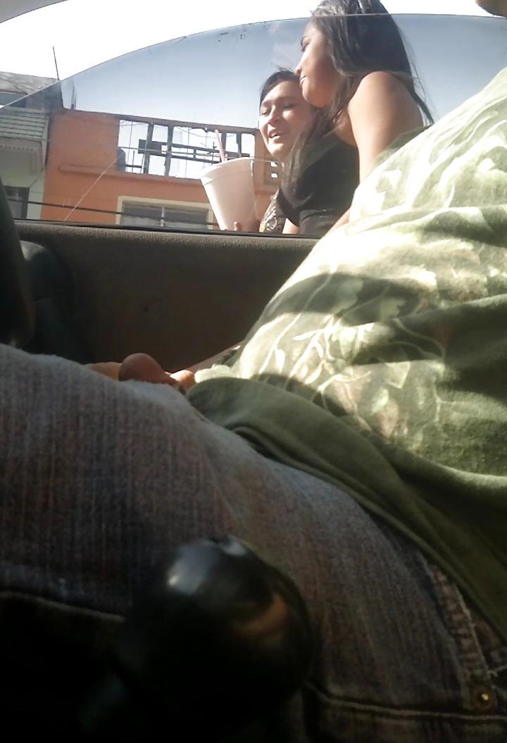 13P Flashing, exhibicionismo, mostrando el pene en la calle 4