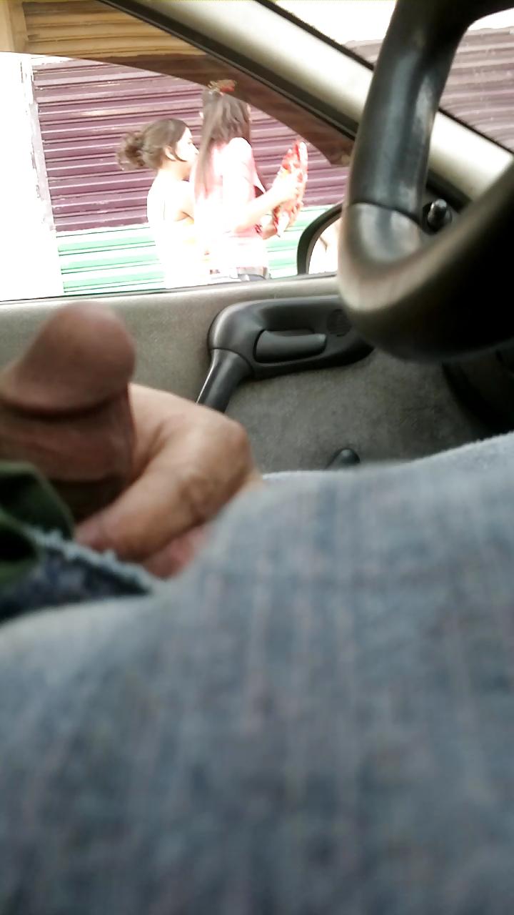 13P Flashing, exhibicionismo, mostrando el pene en la calle 4