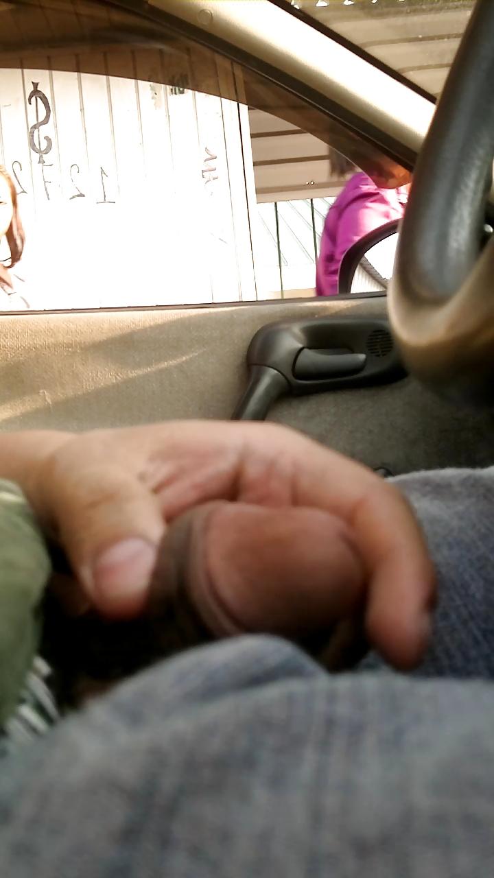 13P Flashing, exhibicionismo, mostrando el pene en la calle 4