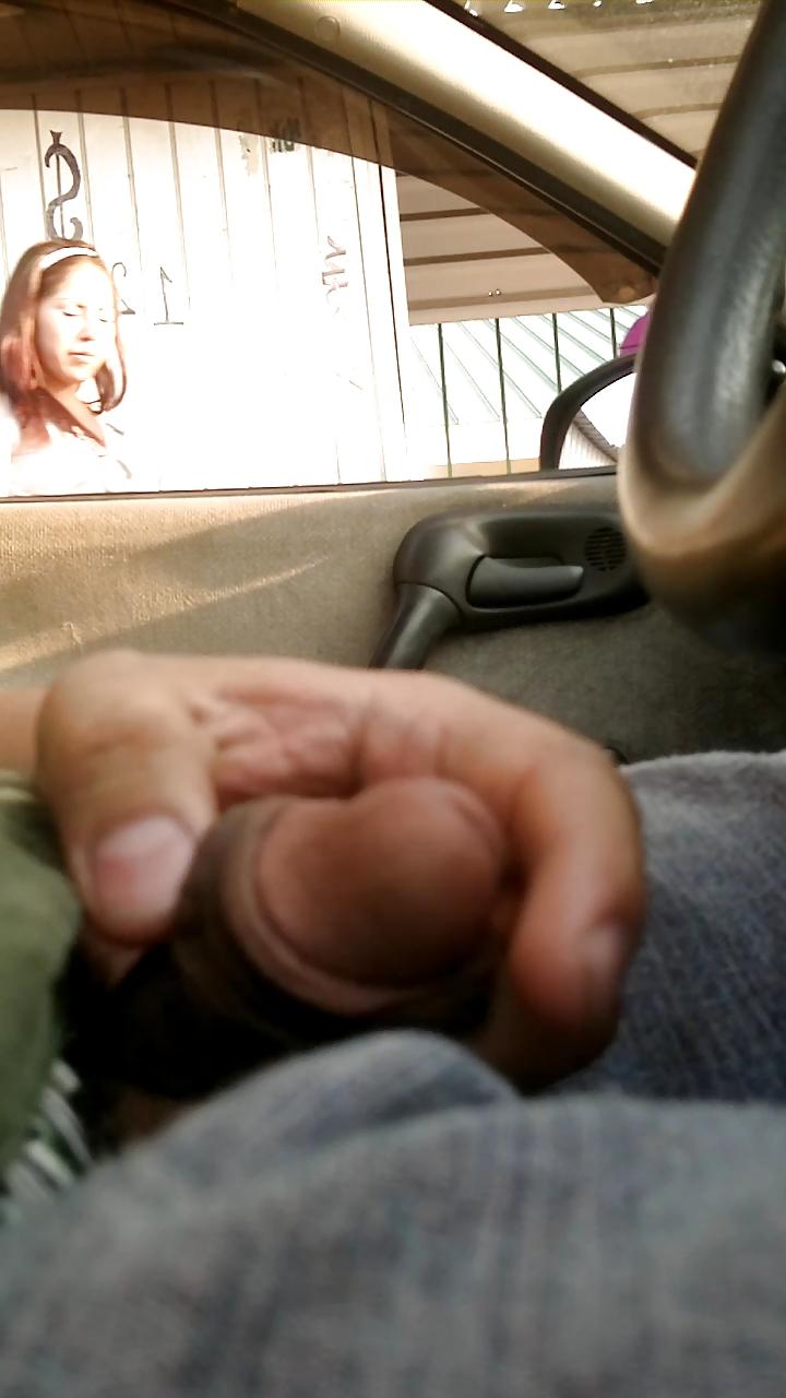 13P Flashing, exhibicionismo, mostrando el pene en la calle 4