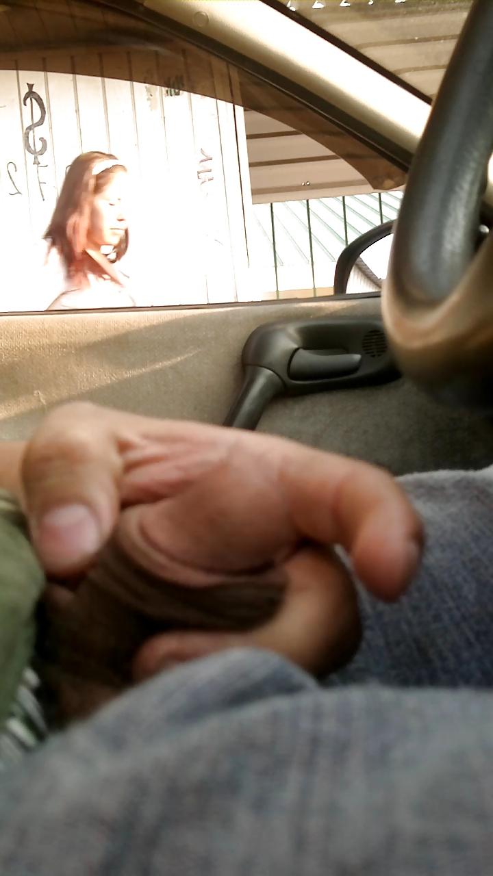 13P Flashing, exhibicionismo, mostrando el pene en la calle 4