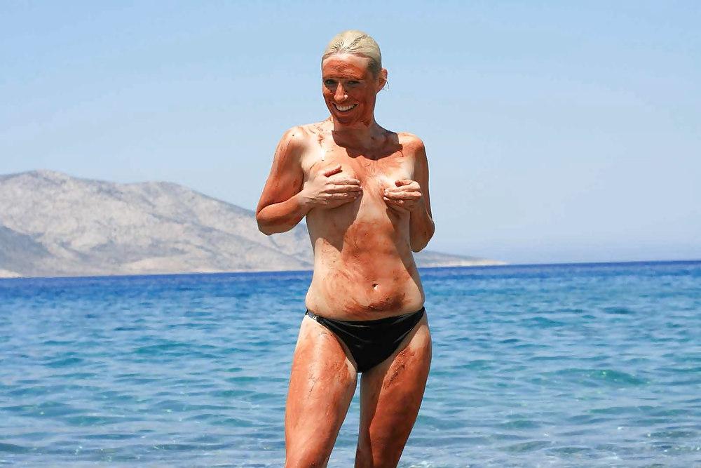 25P The beach 37