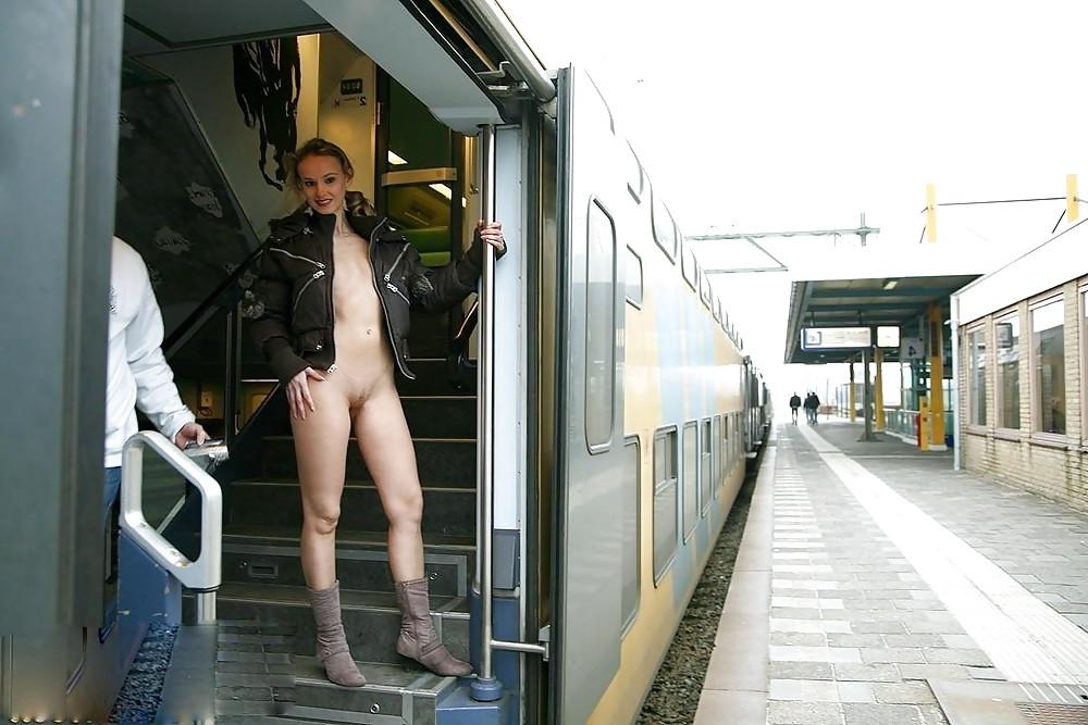 25P Nudists Naturists Public Outdoor Flash #14