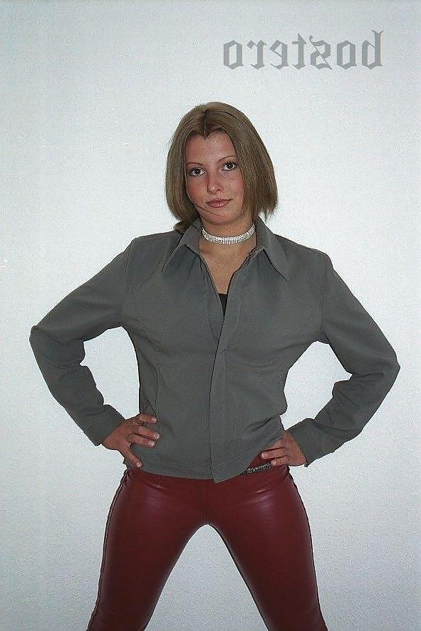 25P Schlampe in Leder  - Slut in leather -  bostero