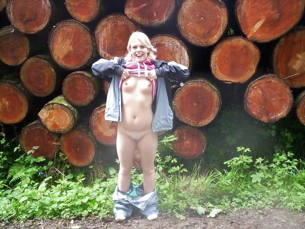 15P Flashing Females 6