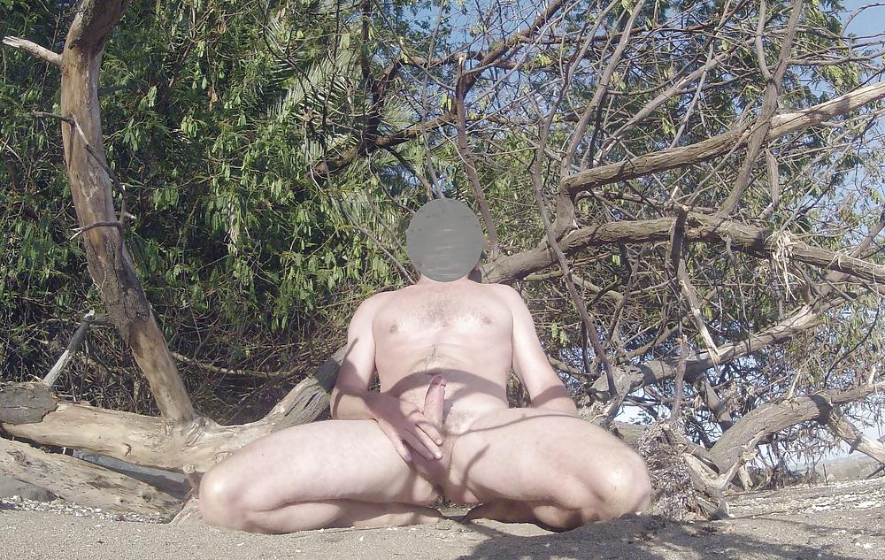 12P Somebody come and use my naked body at the beach!!!