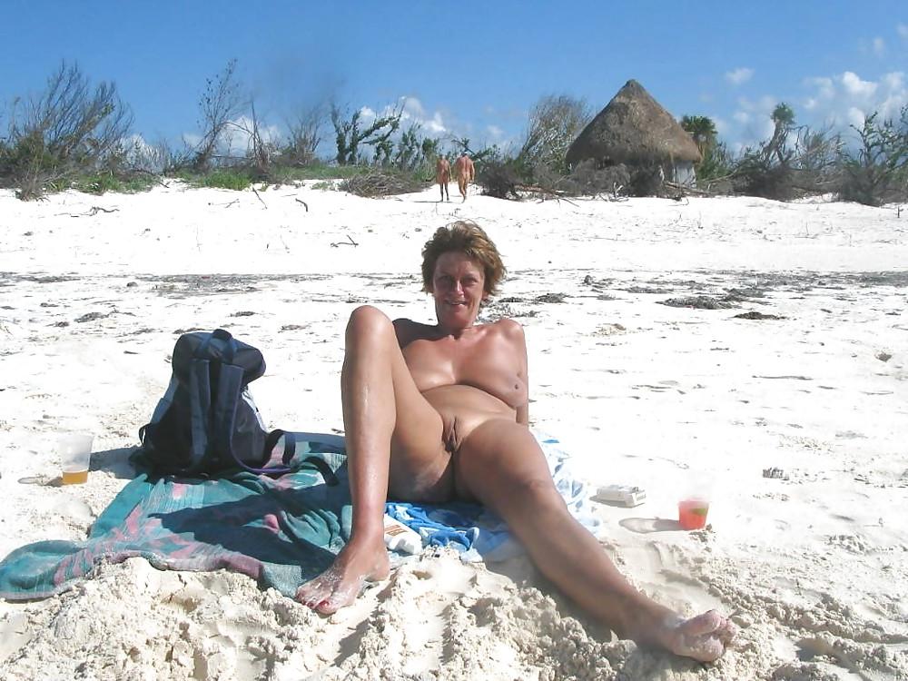 25P Nudist Beach Fun