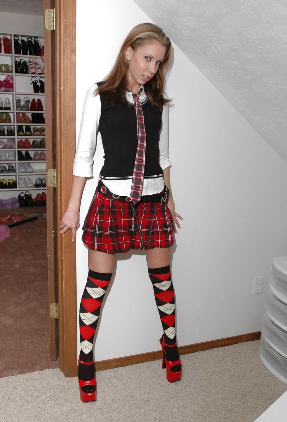 9P Sexy schoolgirl