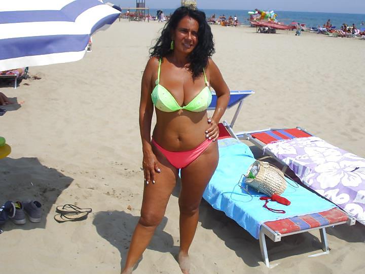 17P Great facebook italian milf