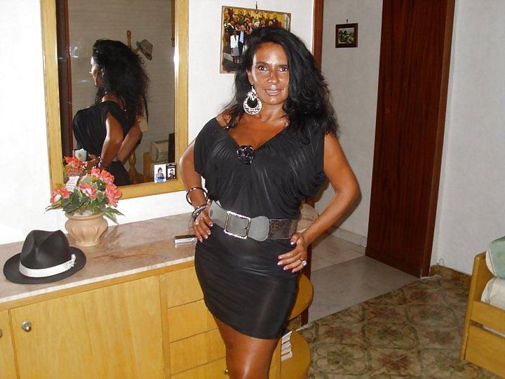 17P Great facebook italian milf