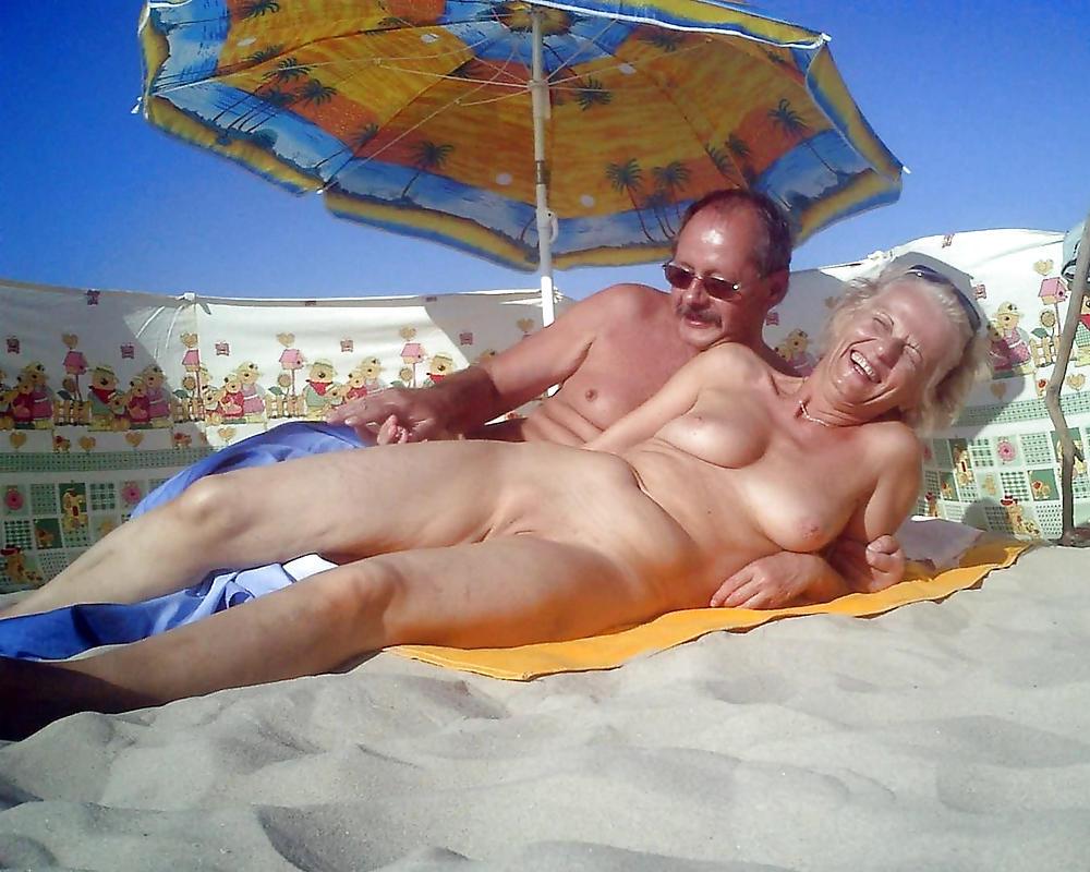 25P Older Beach Nudists