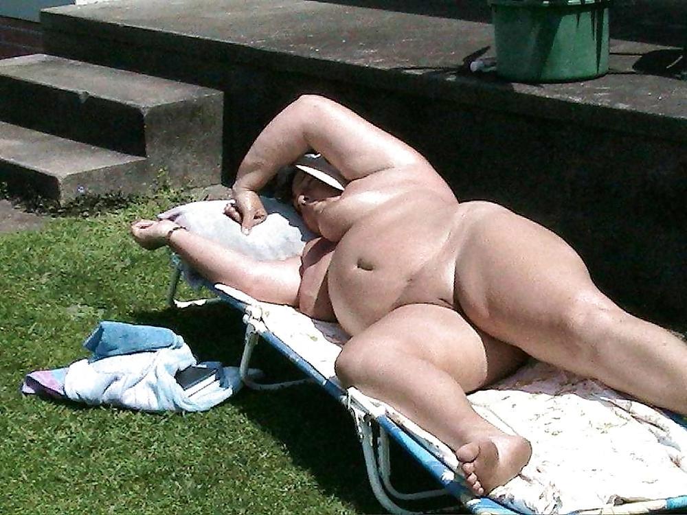 25P Older Beach Nudists