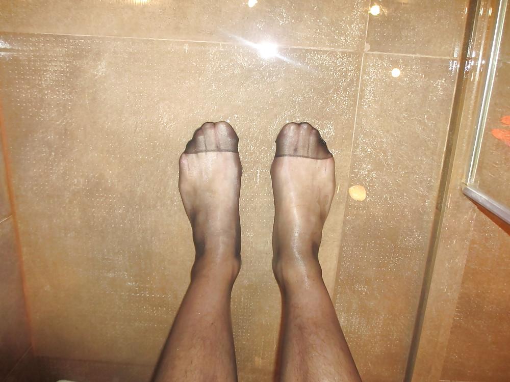 25P Wet stockings, leather, cum and high heels