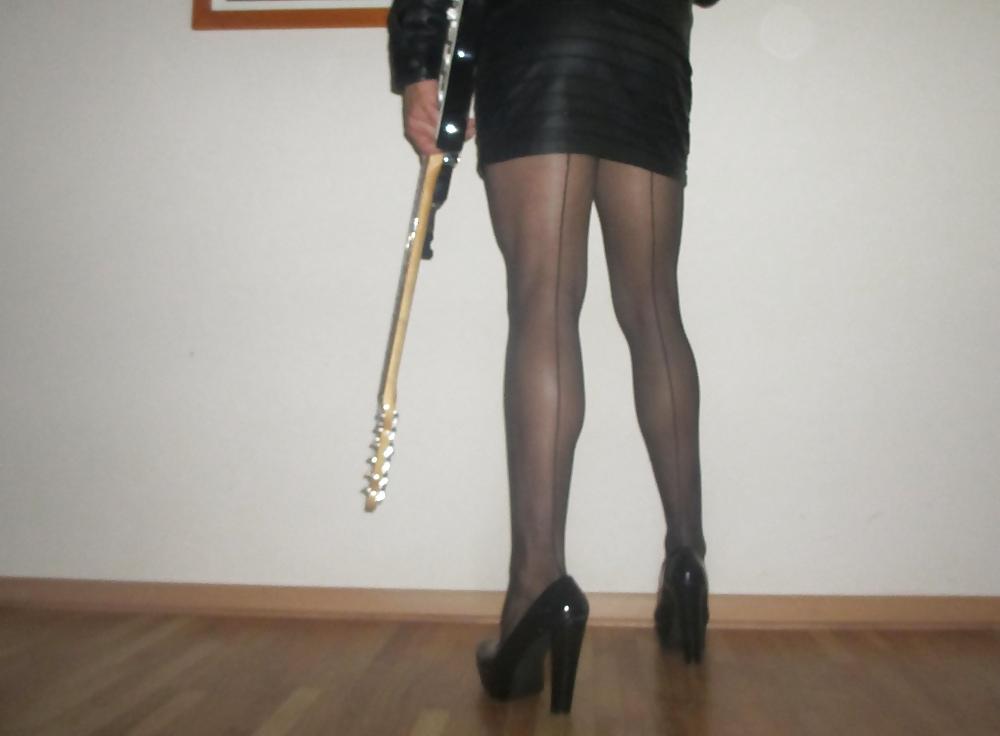 25P Wet stockings, leather, cum and high heels